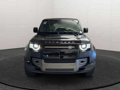 Used 2025 Land Rover Defender 110 V8 AWD/4WD image 2