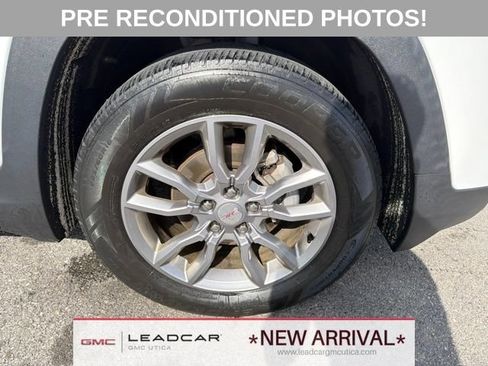 Used 2022 GMC Terrain SLT w/ LPO, Floor Liner Package AWD/4WD image 9
