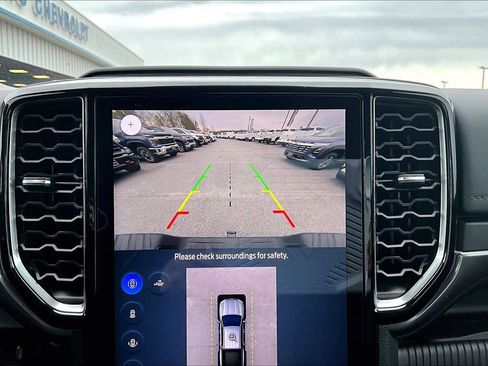 Used 2025 Ford Ranger Lariat w/ FX4 Off-Road Package image 12