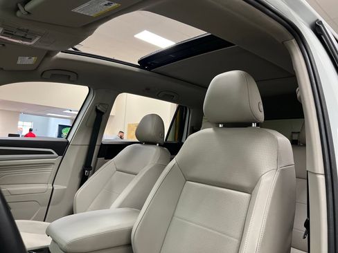 Used 2022 Volkswagen Atlas SE FWD image 23