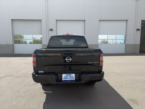 Used 2024 Nissan Frontier SV w/ Technology Package AWD/4WD image 8
