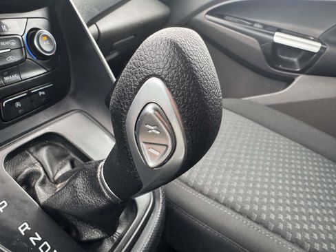 Used 2020 Ford Transit Connect XLT image 36