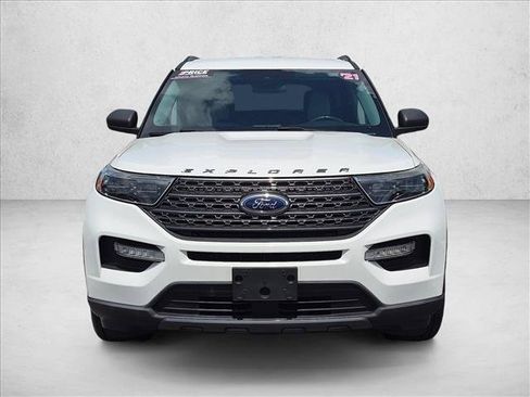 Used 2021 Ford Explorer XLT w/ Equipment Group 202A RWD image 2