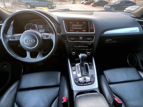 Used 2017 Audi Q5 2.0T Premium Plus w/ Technology Package image 16