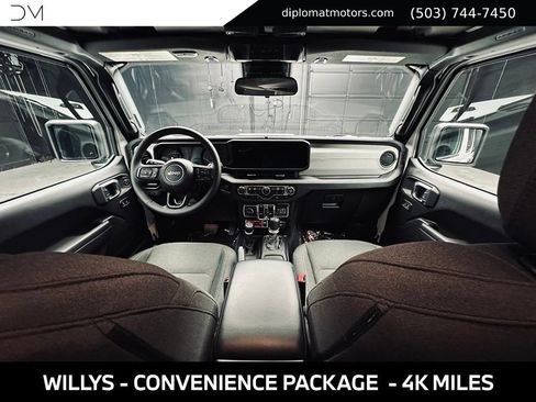 Used 2024 Jeep Wrangler Unlimited AWD/4WD image 24
