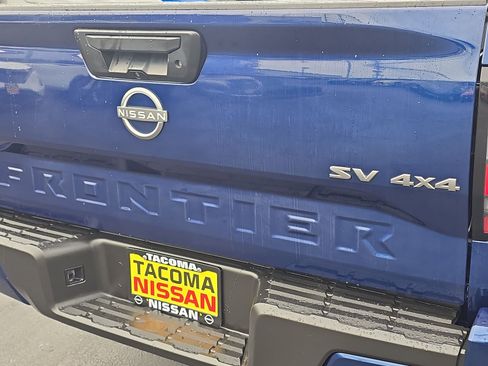 Used 2023 Nissan Frontier SV image 29