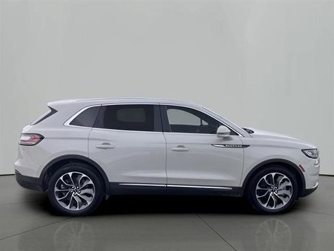 Used 2022 Lincoln Nautilus Reserve w/ Equipment Group 201A image 6