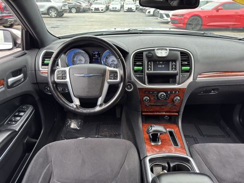Used 2012 Chrysler 300 RWD image 34