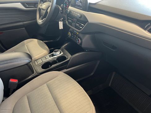 Used 2022 Ford Escape S image 16