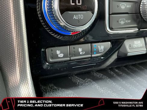 Used 2024 GMC Yukon XL Denali RWD image 29