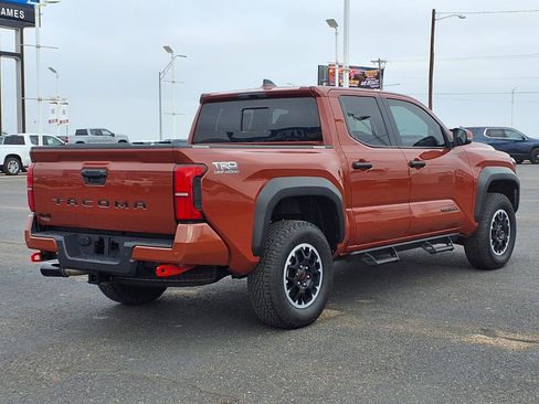 Used 2025 Toyota Tacoma TRD Off-Road w/ TRD Off Road Upgrade Package image 25