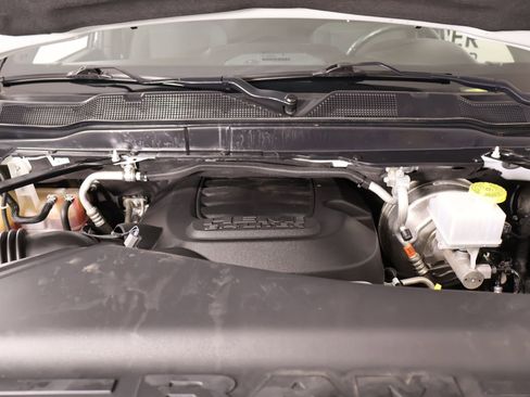 Used 2024 RAM 2500 Tradesman w/ Chrome Appearance Group AWD/4WD image 18