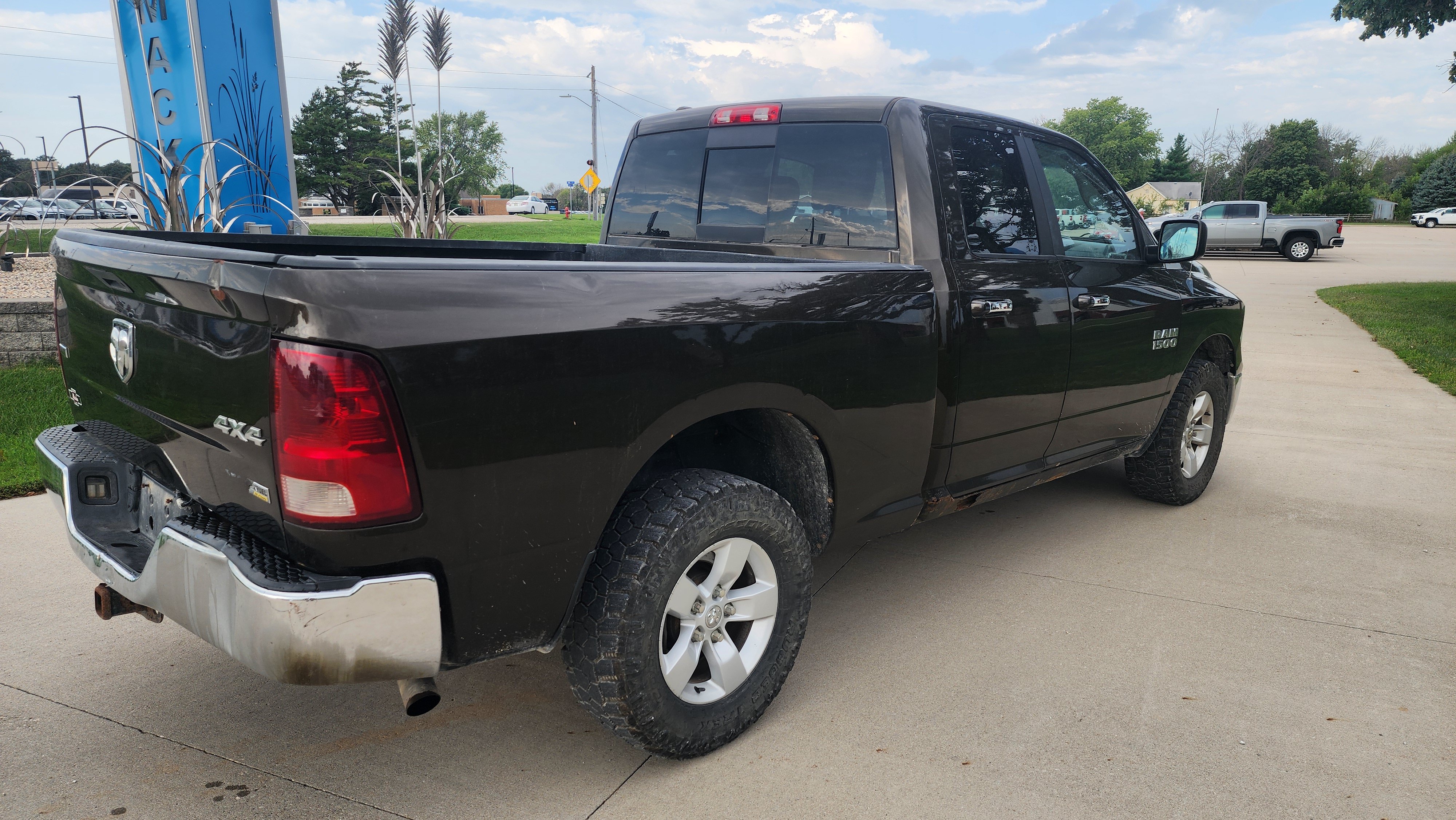 Used 2013 RAM 1500 Classic SLT w/ Premium Display Pkg AWD/4WD image 4
