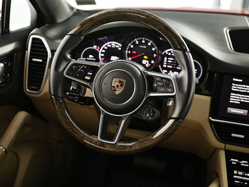 Certified 2023 Porsche Cayenne Coupe AWD/4WD image 24