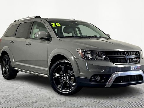 Used 2020 Dodge Journey Crossroad FWD image 3
