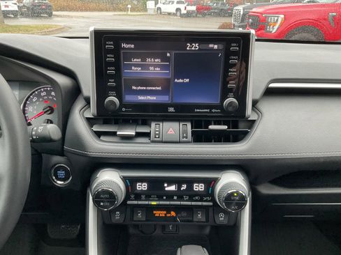 Used 2021 Toyota RAV4 XLE Premium AWD/4WD image 21