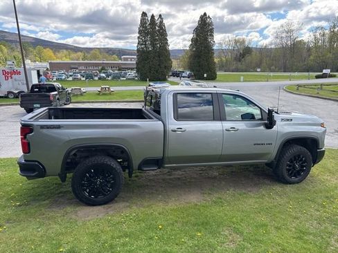 Used 2025 Chevrolet Silverado 2500 LT w/ Trail Boss Package AWD/4WD image 18