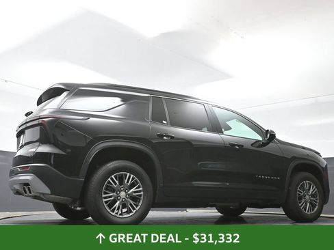 Used 2024 Chevrolet Traverse LT FWD image 25