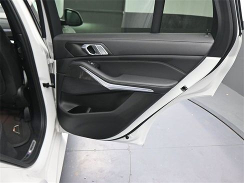 Used 2022 BMW X5 xDrive40i w/ M Sport Package image 13