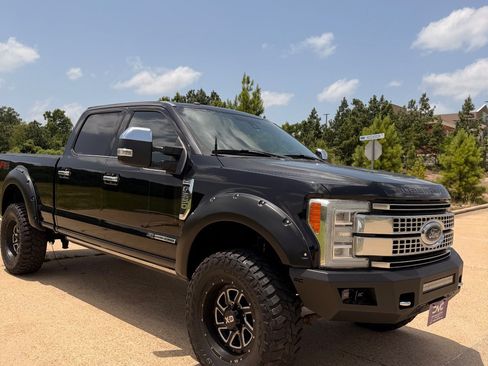 Used 2017 Ford F250 Platinum w/ FX4 Off-Road Package AWD/4WD image 3