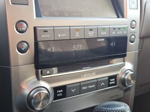 Used 2018 Lexus GX 460 image 39