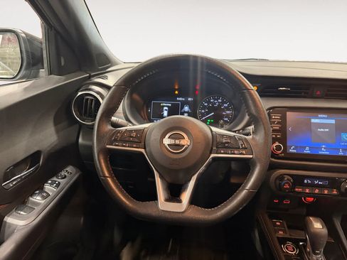 Used 2023 Nissan Kicks SR FWD image 13