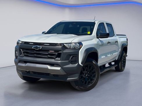 Used 2024 Chevrolet Colorado Trail Boss w/ Advanced Trailering Package AWD/4WD image 2