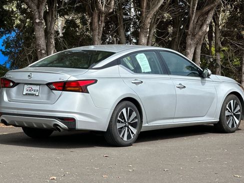 Used 2020 Nissan Altima 2.5 SL FWD image 4
