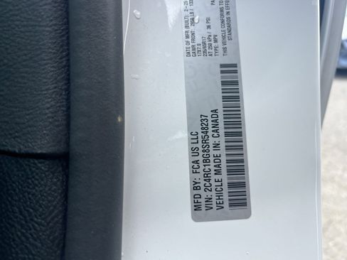 Used 2025 Chrysler Pacifica Select FWD image 37