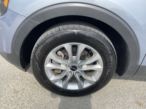 Used 2022 Kia Telluride LX AWD/4WD image 11