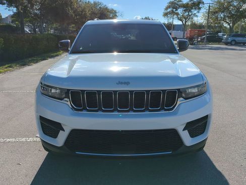 New 2025 Jeep Grand Cherokee Laredo AWD/4WD image 3