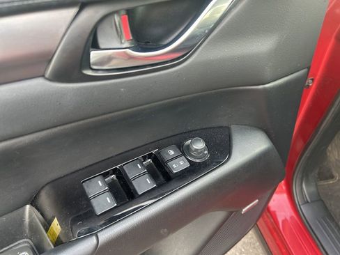 Used 2019 MAZDA CX-5 Touring image 9