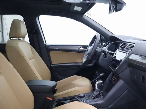 Used 2024 Volkswagen Tiguan SE R-Line image 21