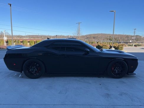 Used 2016 Dodge Challenger SRT Hellcat image 20