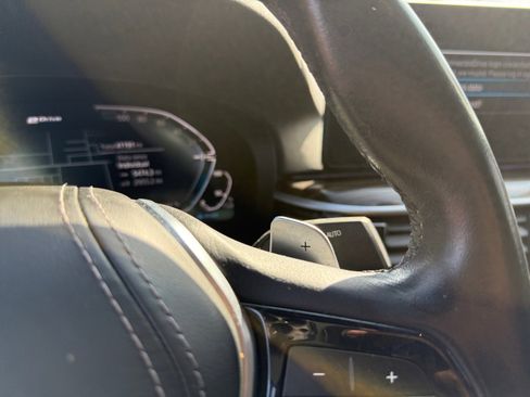 Used 2023 BMW 530e w/ Convenience Package image 23