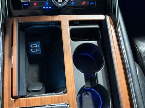 Used 2019 Lincoln Navigator Reserve AWD/4WD image 17