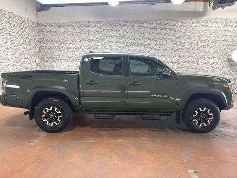 Used 2021 Toyota Tacoma TRD Off-Road w/ TRD Premium Off Road Package AWD/4WD image 8