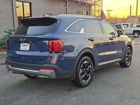 Used 2025 Kia Sorento S w/ Panoramic Sunroof Package image 5