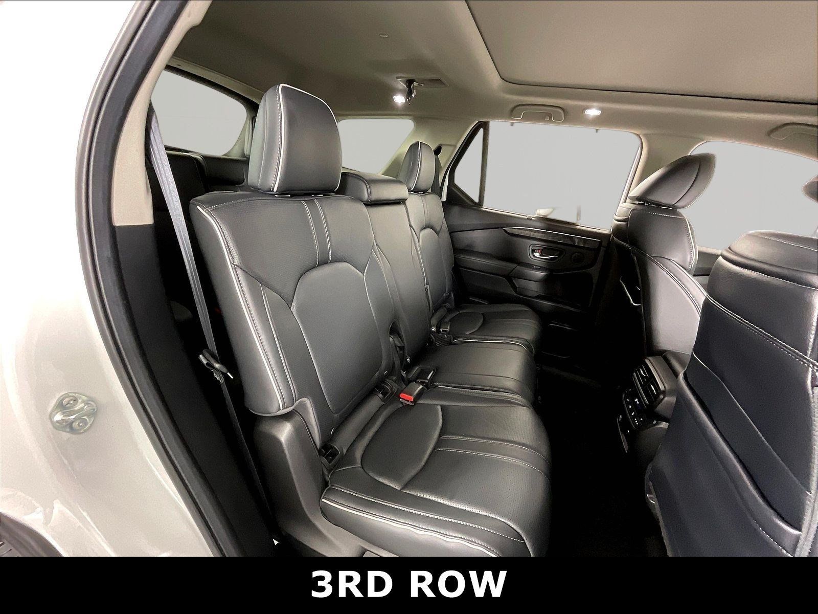 Used 2025 Honda Pilot Elite image 4