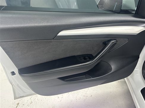 Used 2021 Tesla Model 3 Standard Range Plus image 20