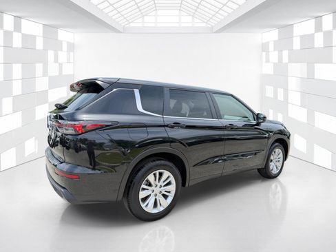 Used 2025 Mitsubishi Outlander ES AWD/4WD image 7