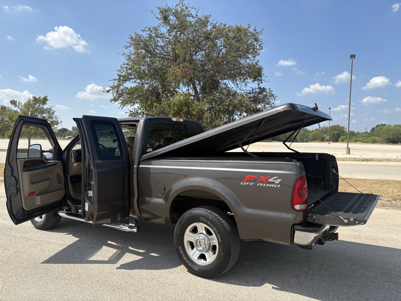 Used 2006 Ford F250 Lariat AWD/4WD image 45