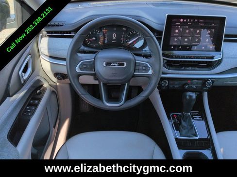Used 2022 Jeep Compass Latitude FWD image 17