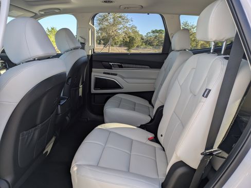 New 2025 Kia Telluride EX image 15