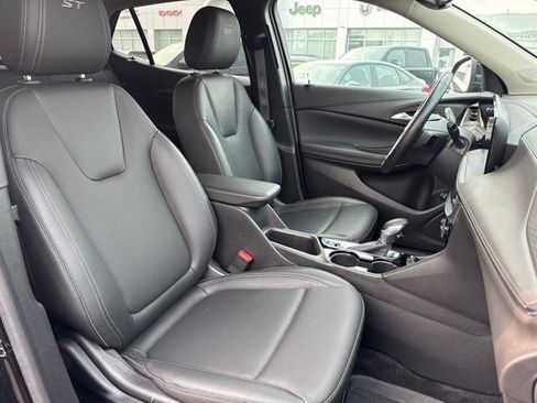 Used 2024 Buick Encore GX Sport Touring FWD image 28