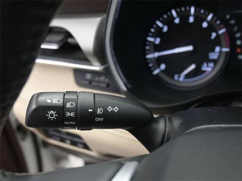 Certified 2021 Toyota Highlander Platinum image 12