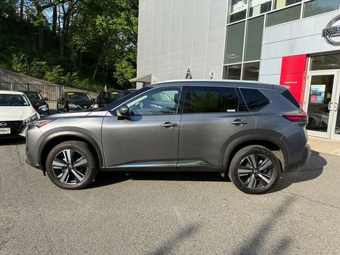 Used 2023 Nissan Rogue SL AWD/4WD image 3