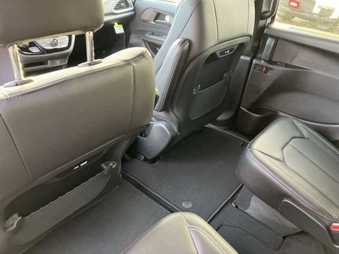 New 2026 Chrysler Pacifica Select w/ S Appearance Package FWD image 22