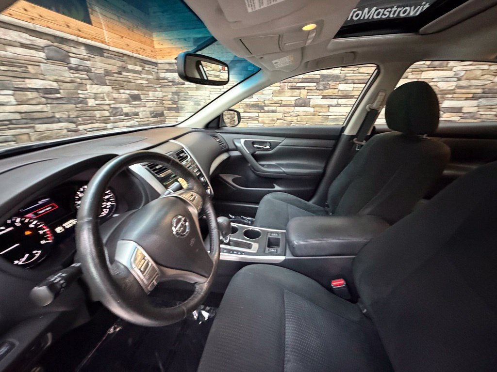 Used 2015 Nissan Altima 2.5 SV w/ Convenience Package FWD image 25