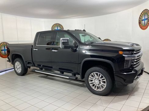 Used 2020 Chevrolet Silverado 2500 High Country w/ Technology Package AWD/4WD image 23